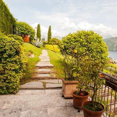Abbraccio - By House Of Travelers - * Lenno